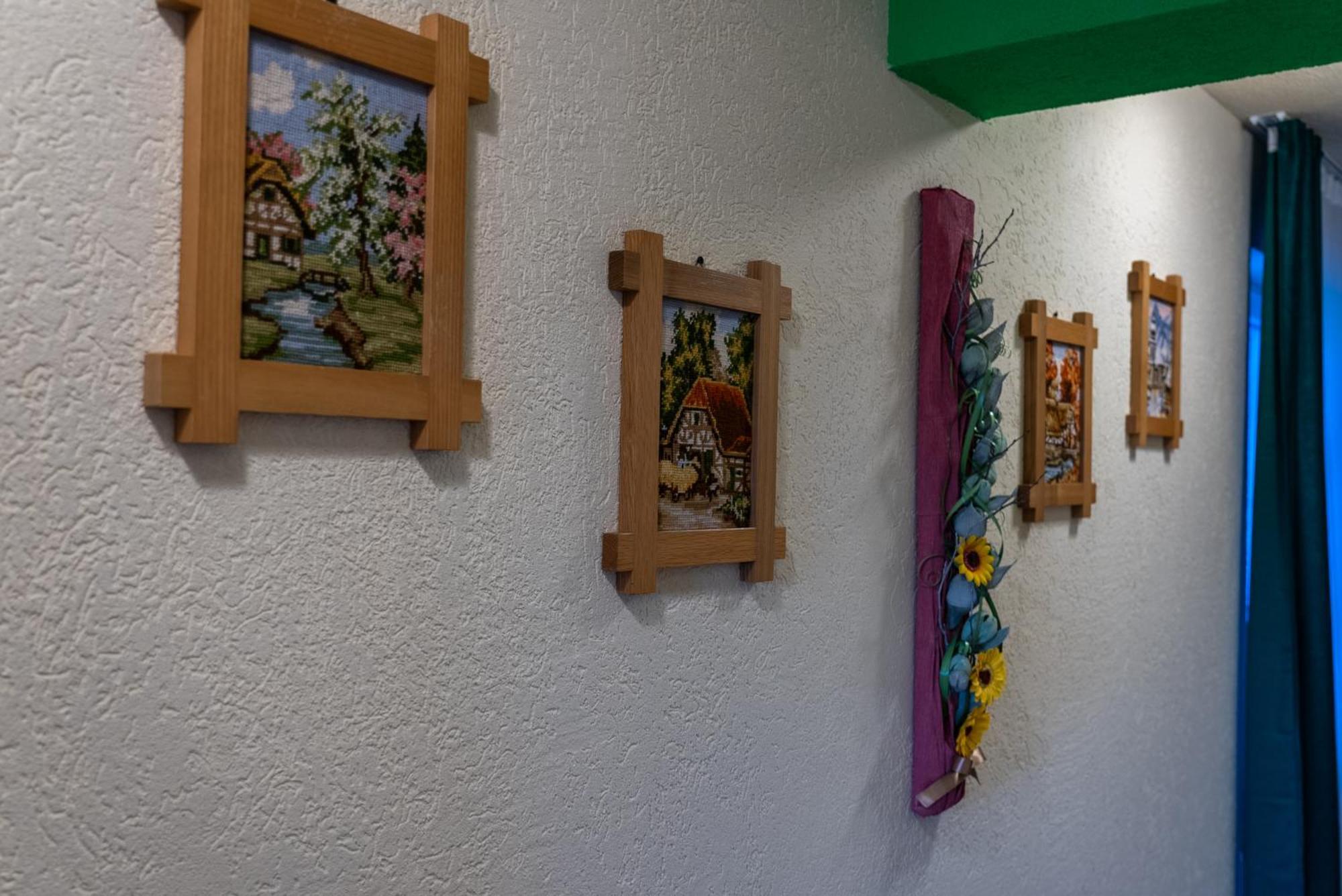 șura Lu' Pătru Gazde/Camere de închiriat *