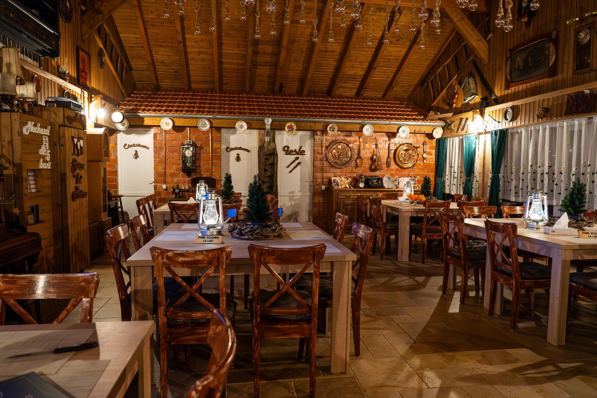 Gazde/Camere de închiriat șura Lu' Pătru Vulcan (Hunedoara)